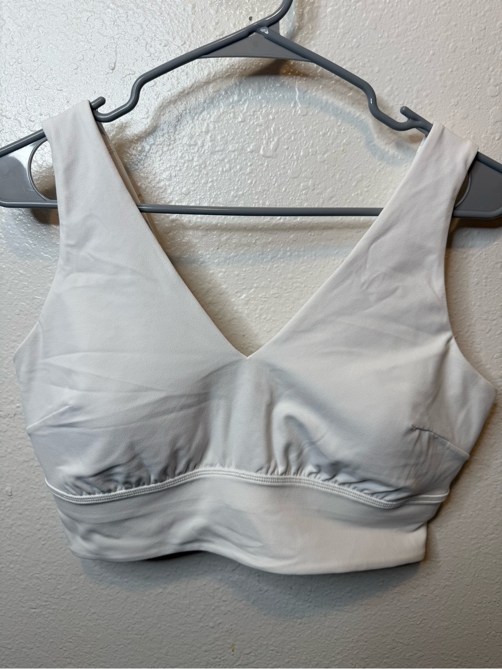 Lululemon White Align V-Neck Sports Bra With Padding Size Large Yoga Sporty Gym